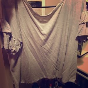 Crop grey shirt with flutter sleeves